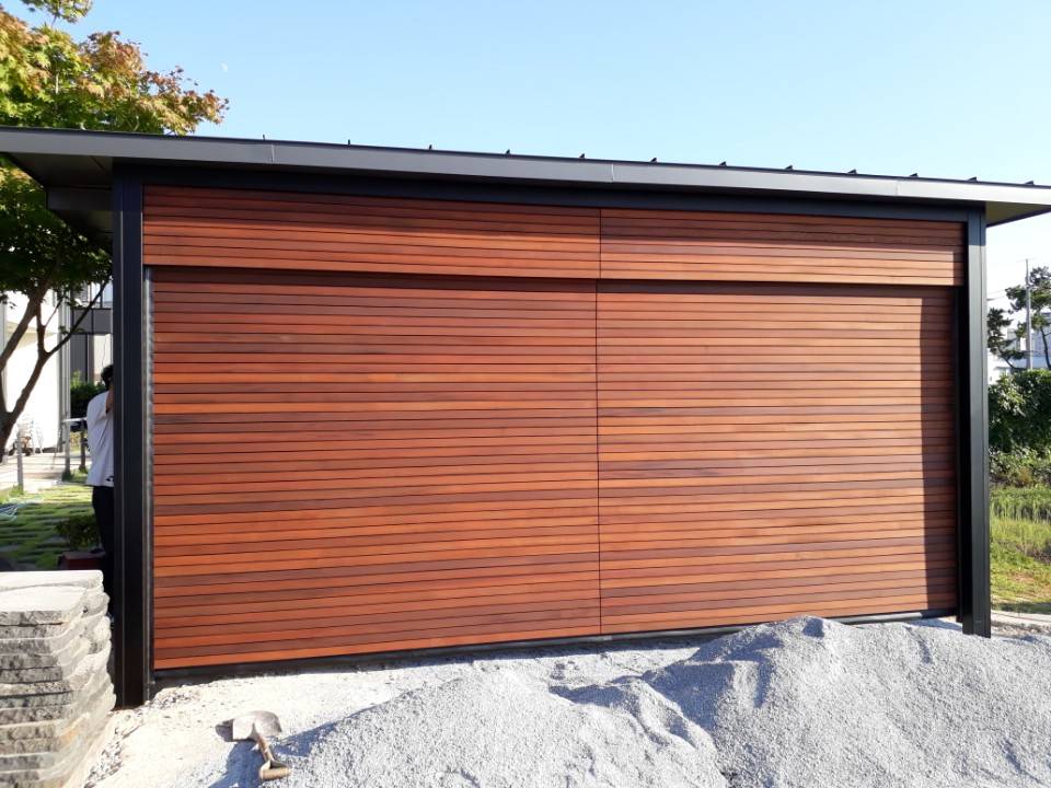 Garage door  - Wood