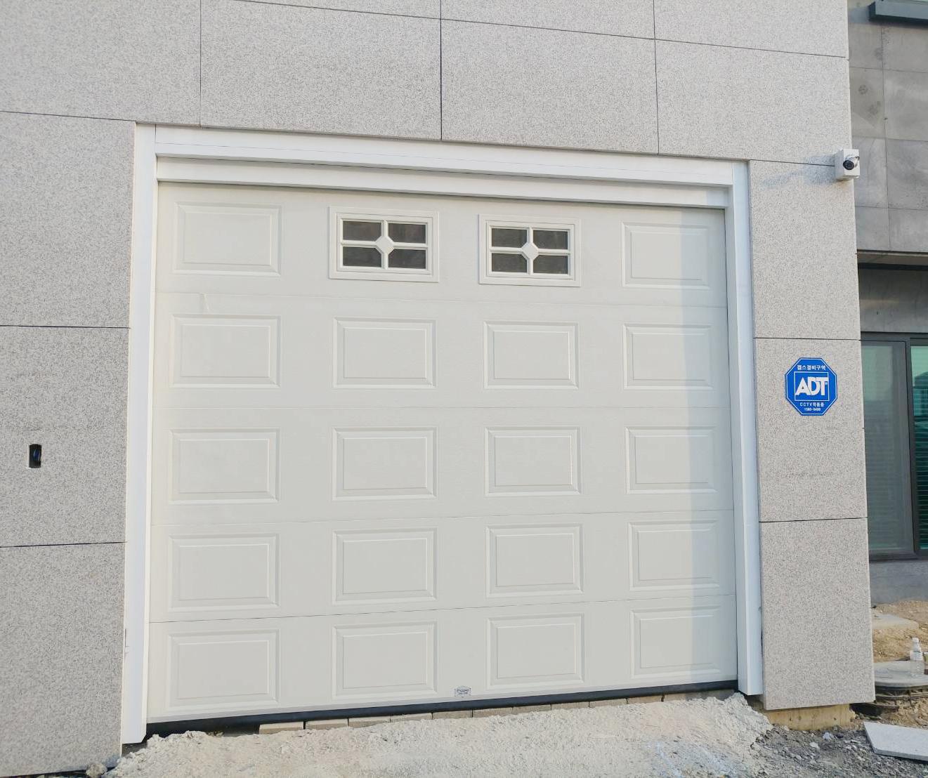 GARAGE DOOR