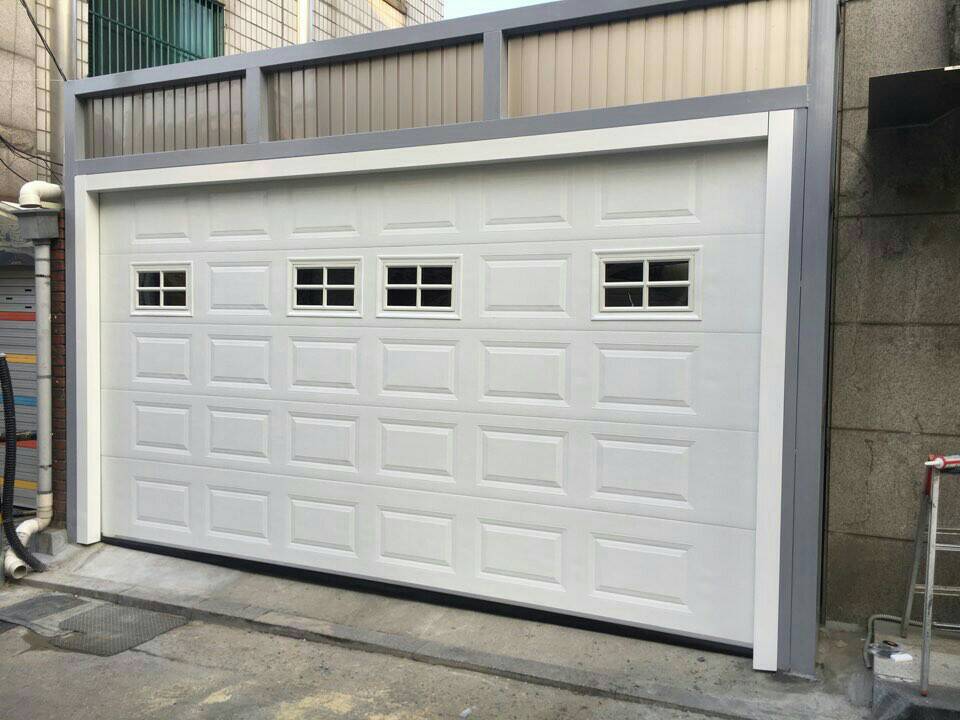 GARAGE DOOR