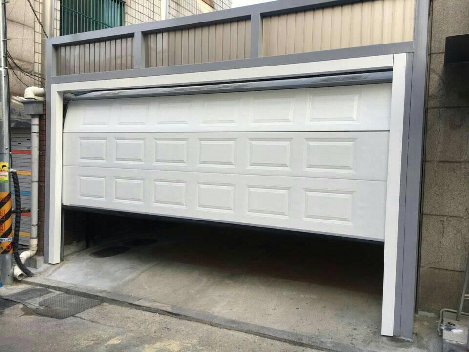 GARAGE DOOR