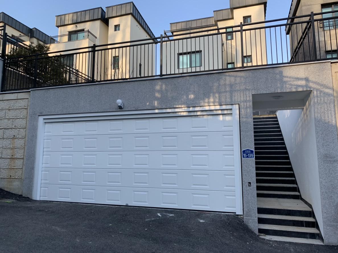 GARAGE DOOR