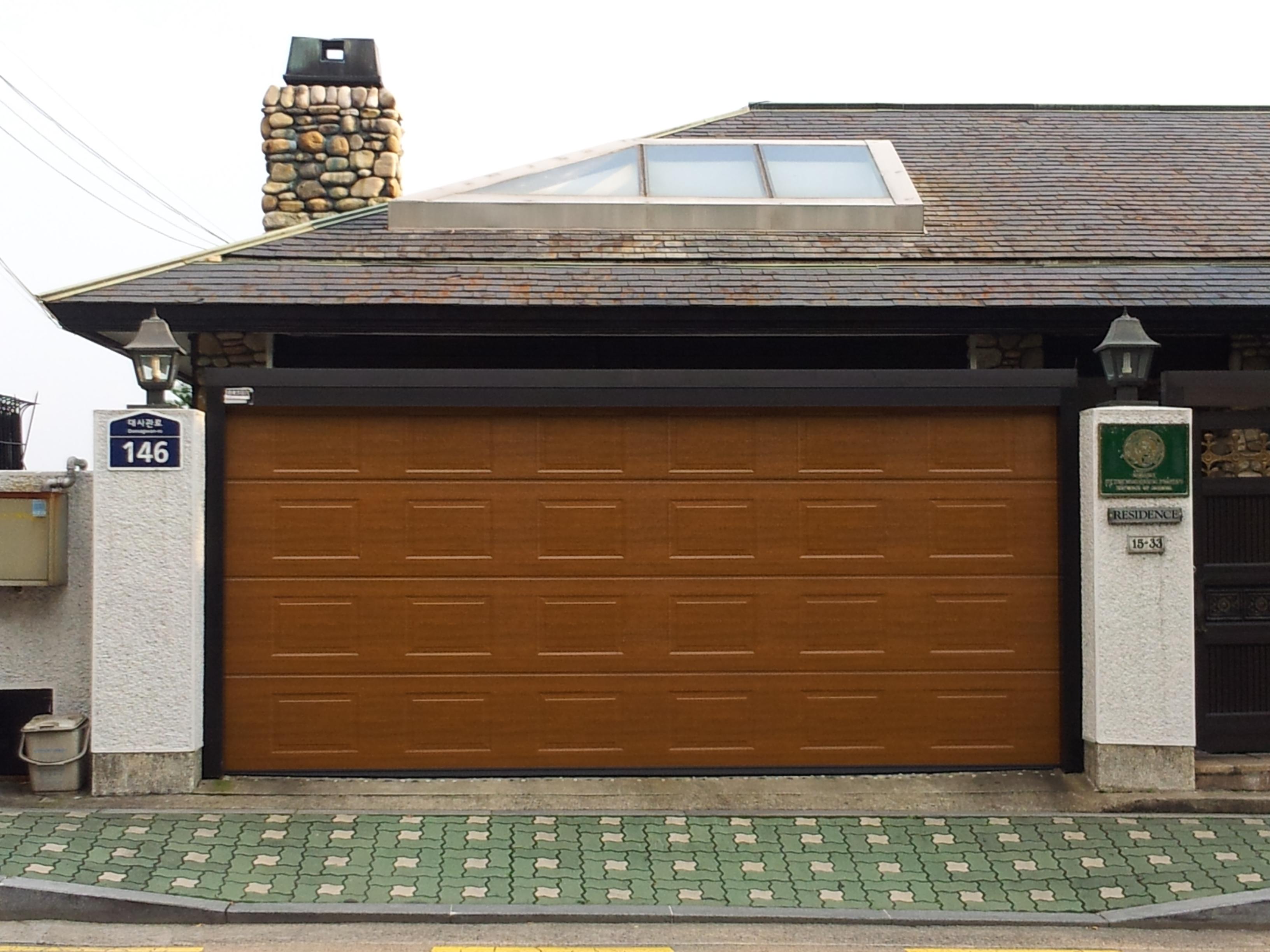 GARAGE DOOR