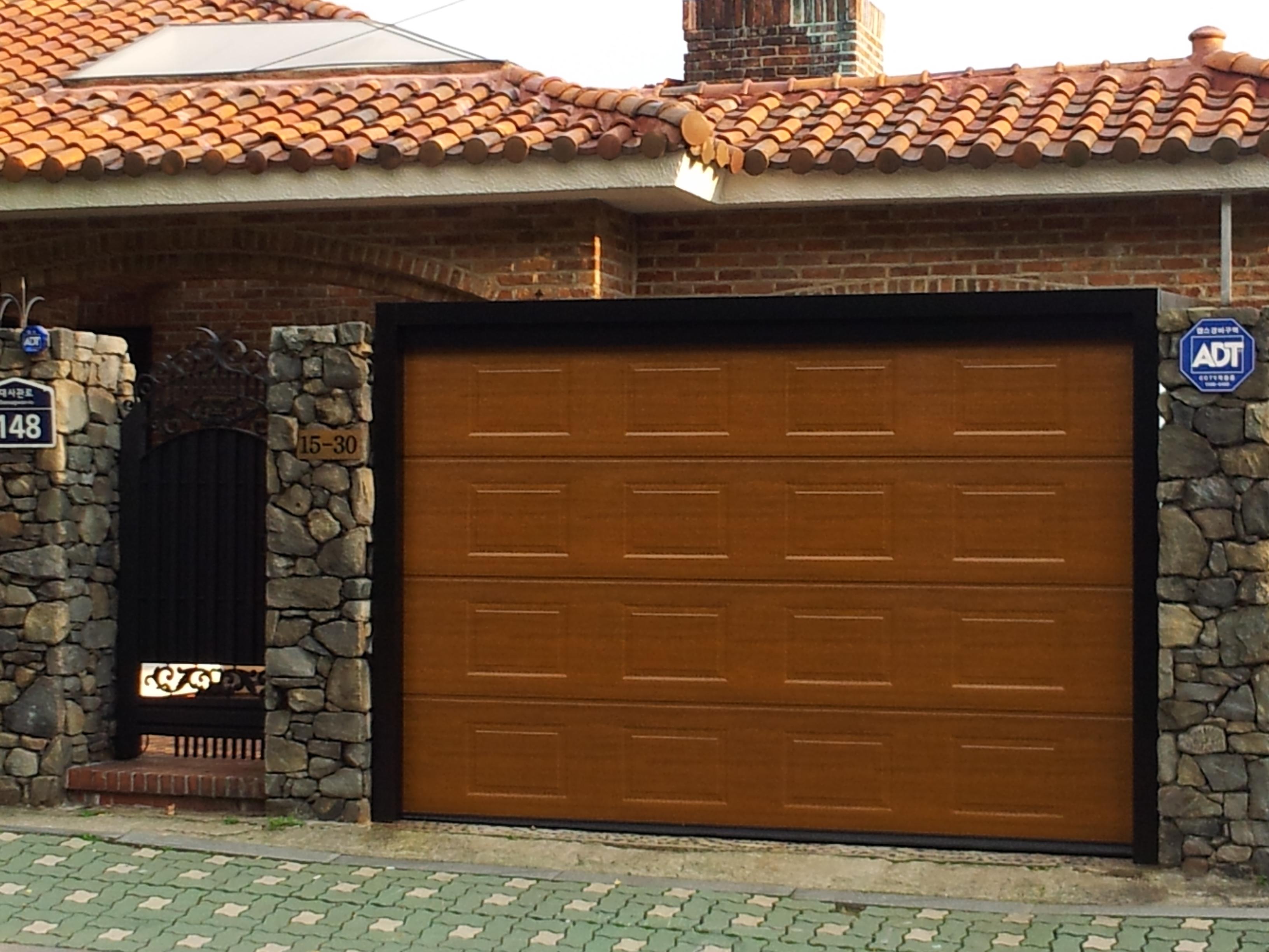 GARAGE DOOR