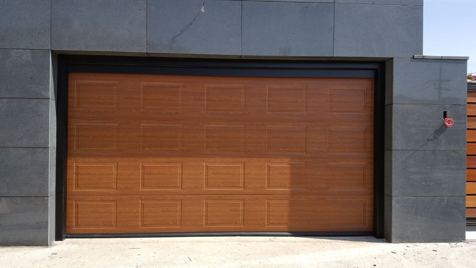 GARAGE DOOR