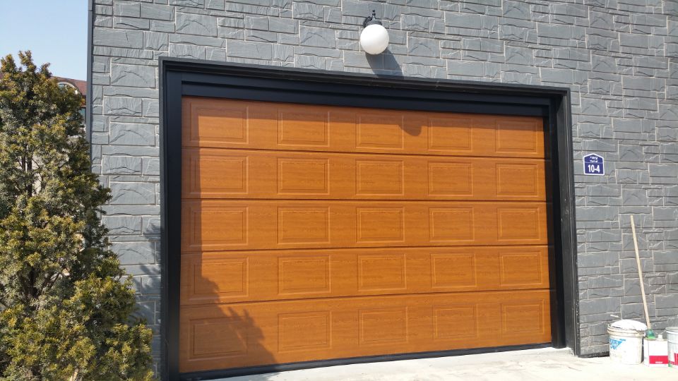 GARAGE DOOR