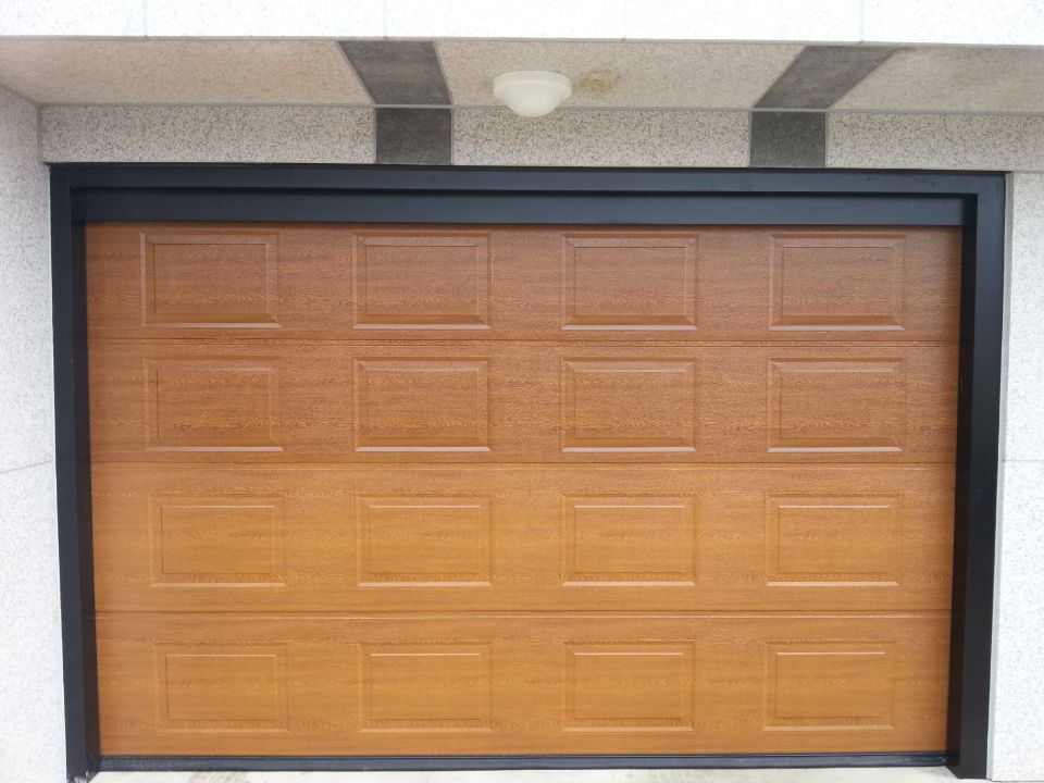 GARAGE DOOR