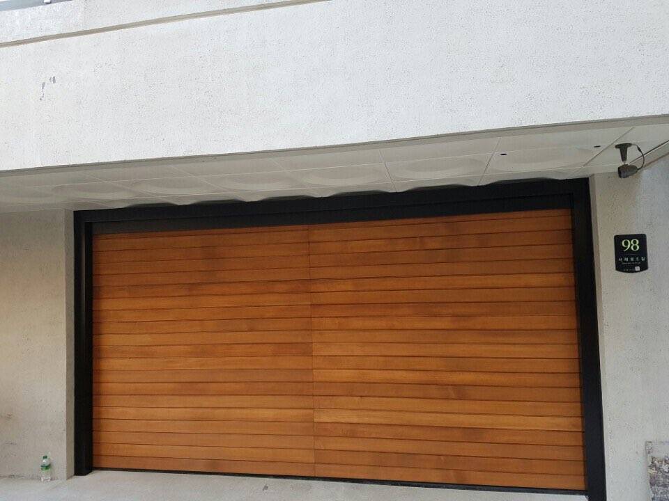 Garage door  - Wood