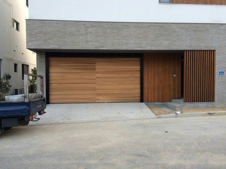 Garage door  - Wood